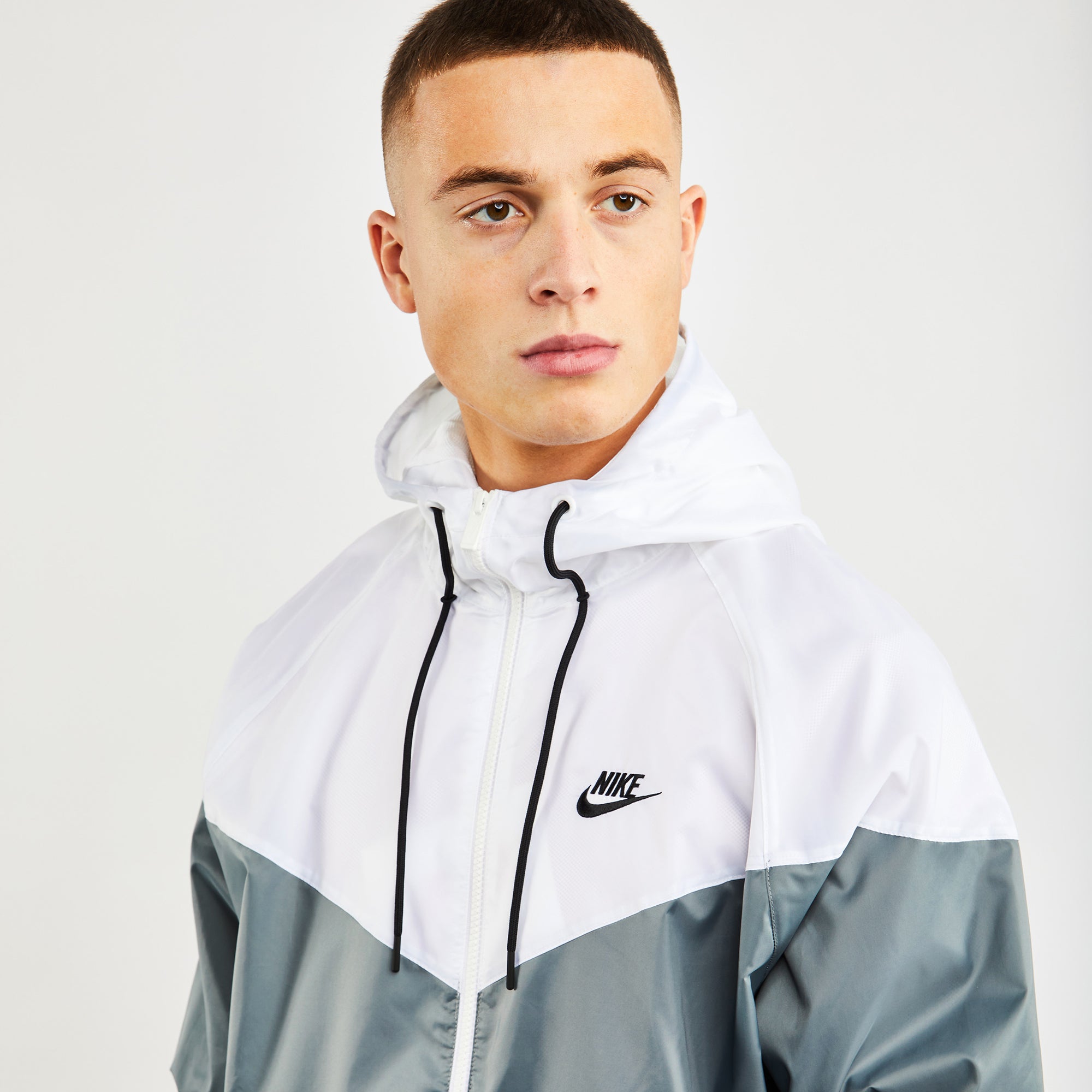 nike windbreaker footlocker