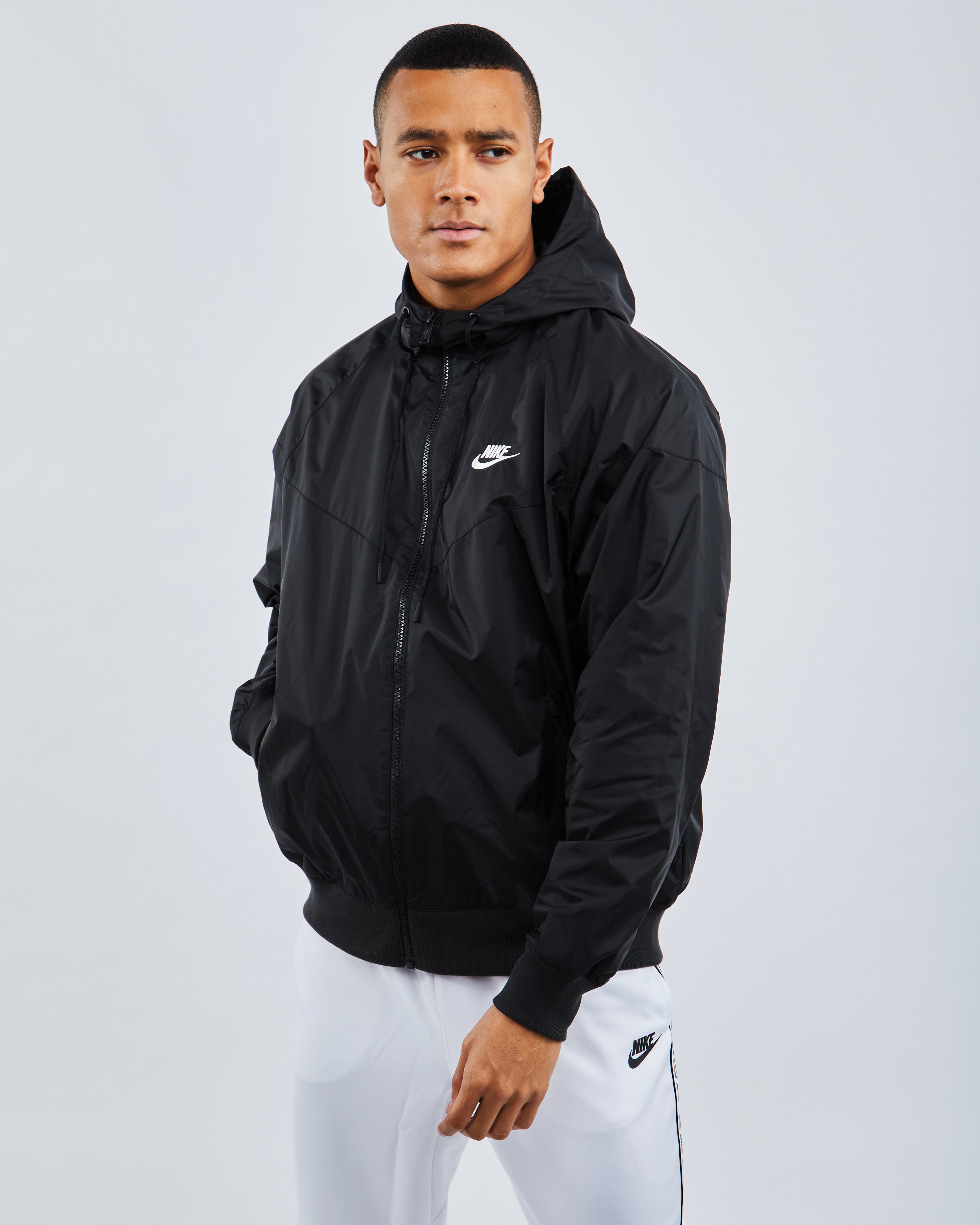 nike windbreaker mens footlocker