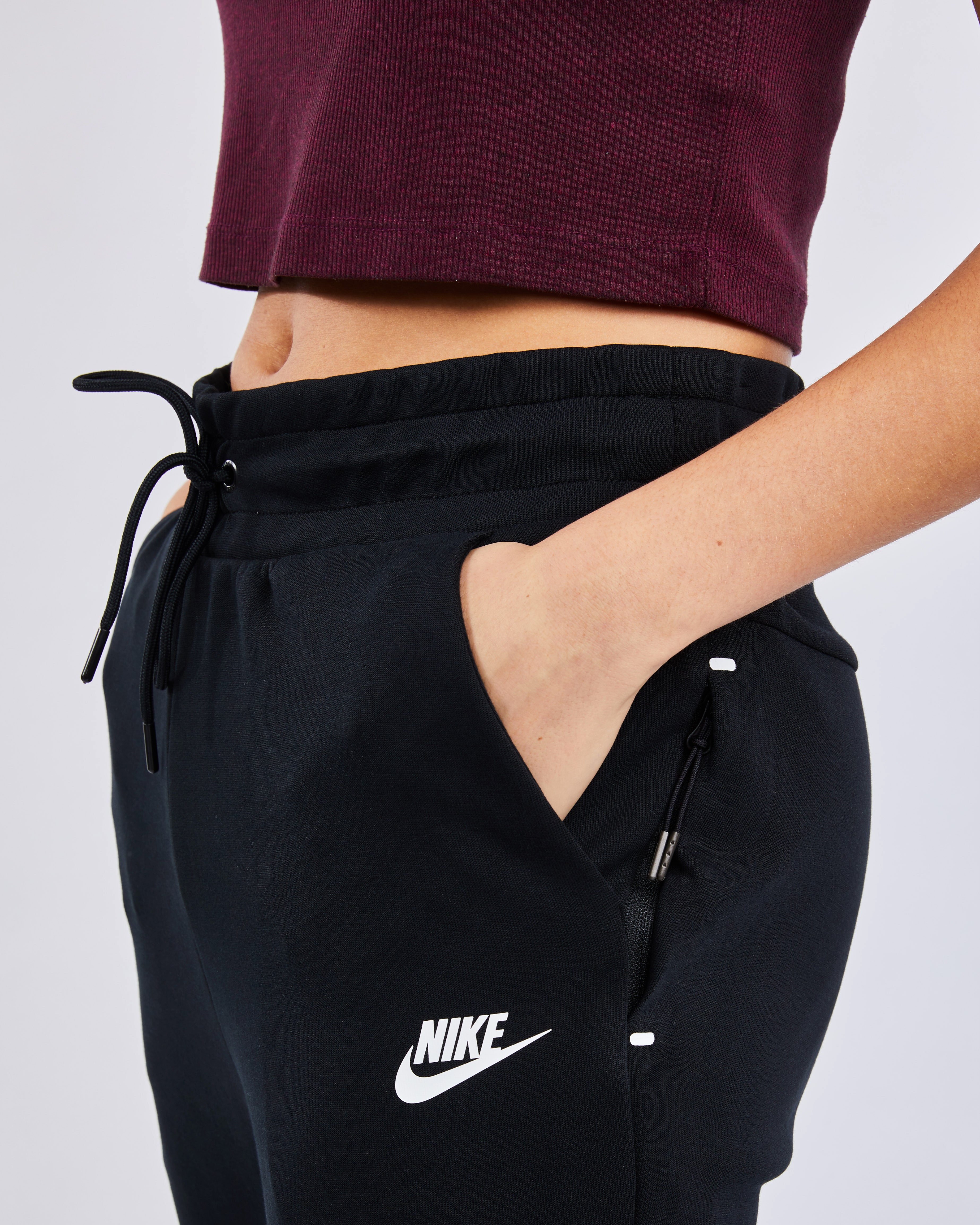 nike women's pants with pockets