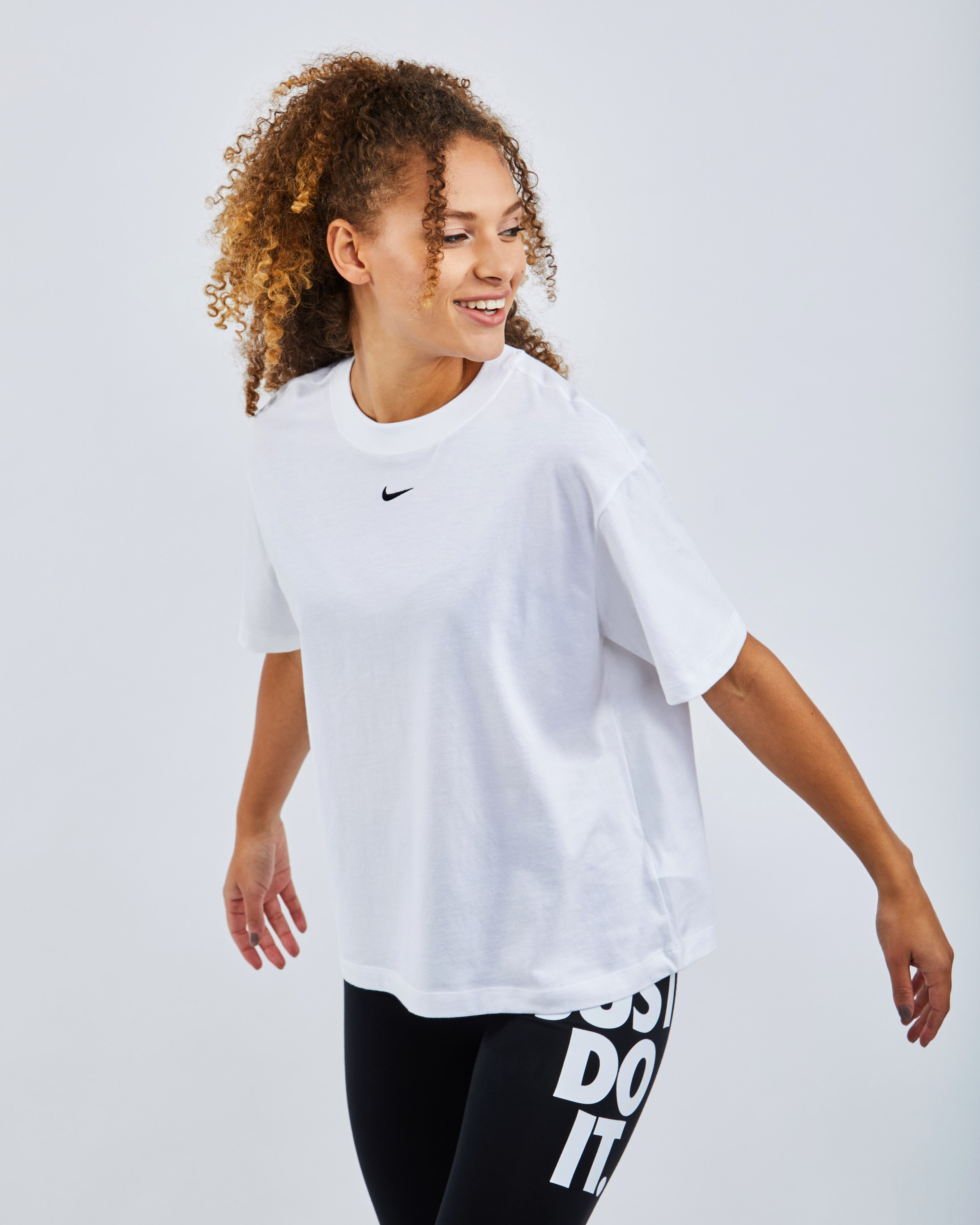 nike sportswear essential