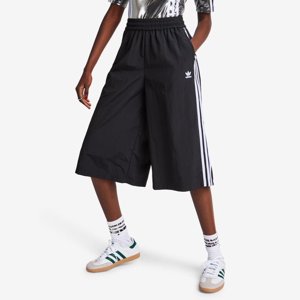 Image of Adidas Adicolor Classics 3-stripes - Donna Shorts035