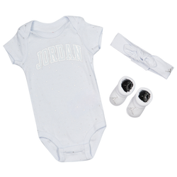 Jordan outfits for newborn babies best sale