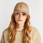 Beige-Beige