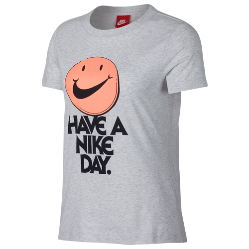 have a nike day shirt